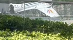 Un avion a intrat în cel mai înalt zgârie-nori din Beijing. Resturile au căzut pe trotuar