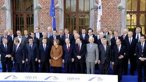 Liderii UE au început un summit dominat de criza din Portugalia şi intervenţia militară din Libia