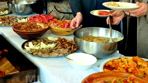 O treime din alimentele şi băuturile alcoolice consumate de români sunt din gospodăria proprie