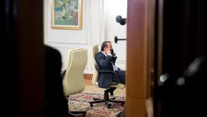 COMENTARIU Sorin Avram: Florin Cîţu, şi fără scaun, şi fără fotoliu