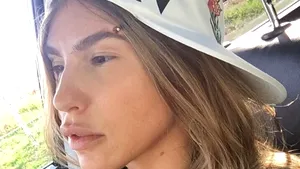 VIDEO Corina renunţă la machiaj: 