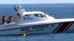 Copil de zece luni din Turcia, salvat după ce a plutit în derivă un kilometru pe Marea Egee - VIDEO