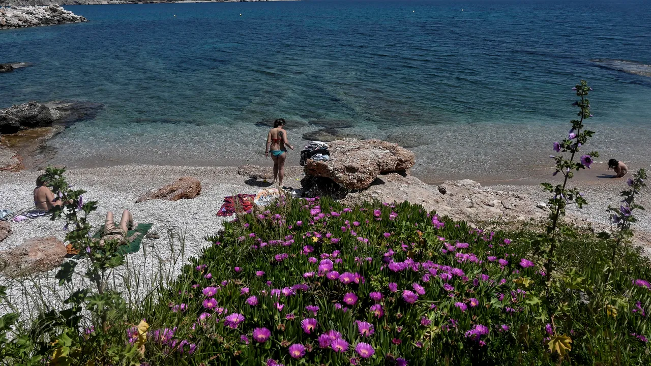 Grecia a anunţat de când aşteaptă turiştii pe insule. Care este planul în trei etape de redeschidere a turismului 