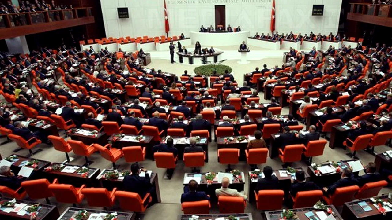 Liderul unui partid prokurd a fost exclus din Parlamentul turc, după condamnarea pentru propagandă teroristă