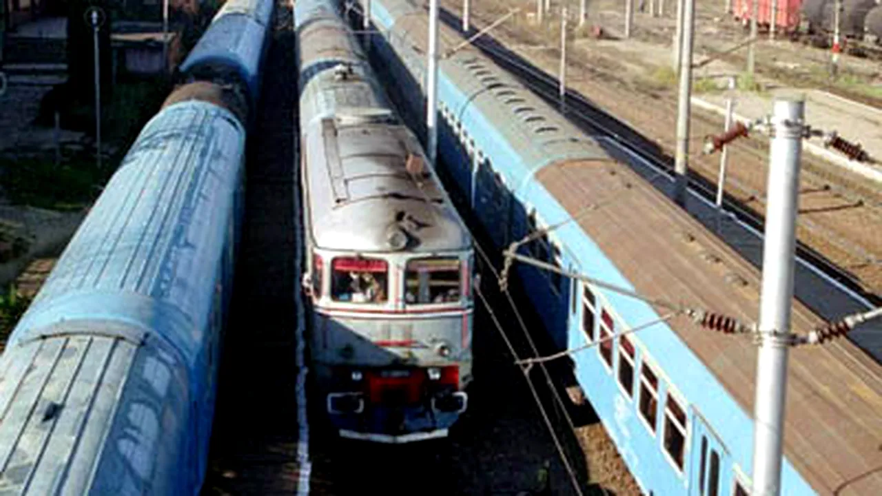 Suporteri Ujpest au aruncat din tren cu doze de bere şi au stropit oamenii de pe peron