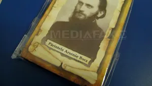 Bărbat suspectat că a săpat o groapă peste mormântul părintelui Arsenie Boca, la Mănăstirea Prislop