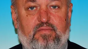 Ţaga (PNL): I-am oferit flori Elenei Udrea pentru că este colega mea de Parlament