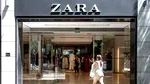 Moștenitoarea imperiului Zara testează cât de mult poate scumpi hainele prin colaborarea cu John Galliano. Strategia care ar putea face ca brandul să devină exclusivist