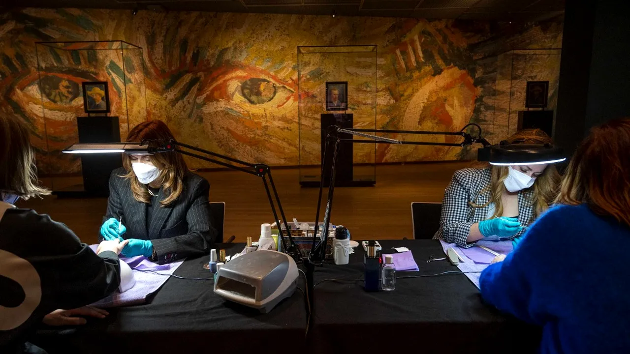 Protest inedit în Olanda: Muzeul Van Gogh s-a transformat în salon de coafură