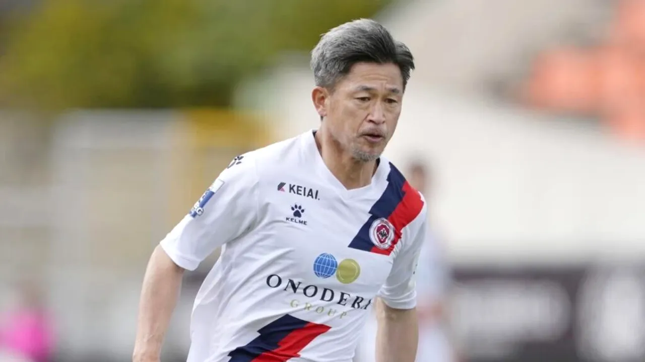 Cel mai vârstnic fotbalist profesionist din lume, semnează pentru încă un sezon: Ce vârstă are „King Kazu”