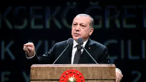 Recep Tayyip Erdogan lansează critici fără precedent la adresa Statele Unite, pe fondul tensiunilor diplomatice dintre Washington şi Ankara