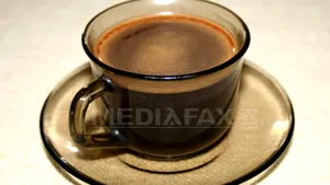 Poţi rezista fără cafea la birou? Vezi cine sunt cei mai mari “cafegii”!