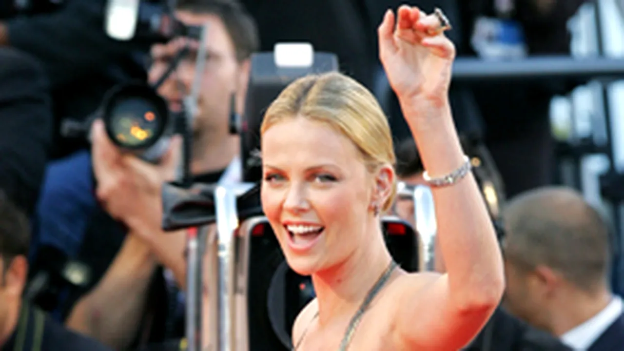 Charlize Theron spune că Budapesta este capitala Turciei
