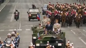Incident la parada militară de Ziua Franţei. Emmanuel Macron a fost fluierat şi huiduit, pe Champs-Élysées | VIDEO