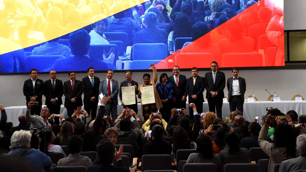 Primul preşedinte de stânga din Columbia va depune jurământul. Gustavo Petro a promis reforme majore