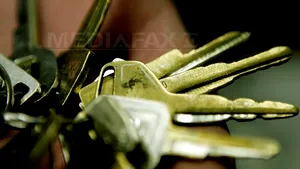 Bacău: Un bătrân de 80 de ani a fost uitat încuiat trei zile într-o primărie