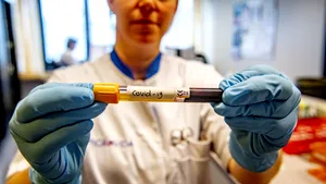 Coronavirusul nu e creat în laborator, ci s-a format prin selecţie naturală. La ce concluzii au ajuns oamenii de ştiinţă