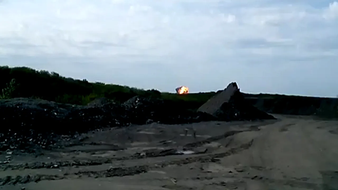 MOMENTUL în care avionul Malaysia Airlines s-a PRĂBUŞIT la graniţa dintre Ucraina şi Rusia, surprins pe cameră - VIDEO