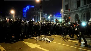 Primul protestatar ridicat în ianuarie 2012 din centrul Capitalei cere daune de peste 500.000 euro