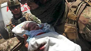 Atac terorist asupra unei clinici. Forţele de securitate încercă să respingă atacul