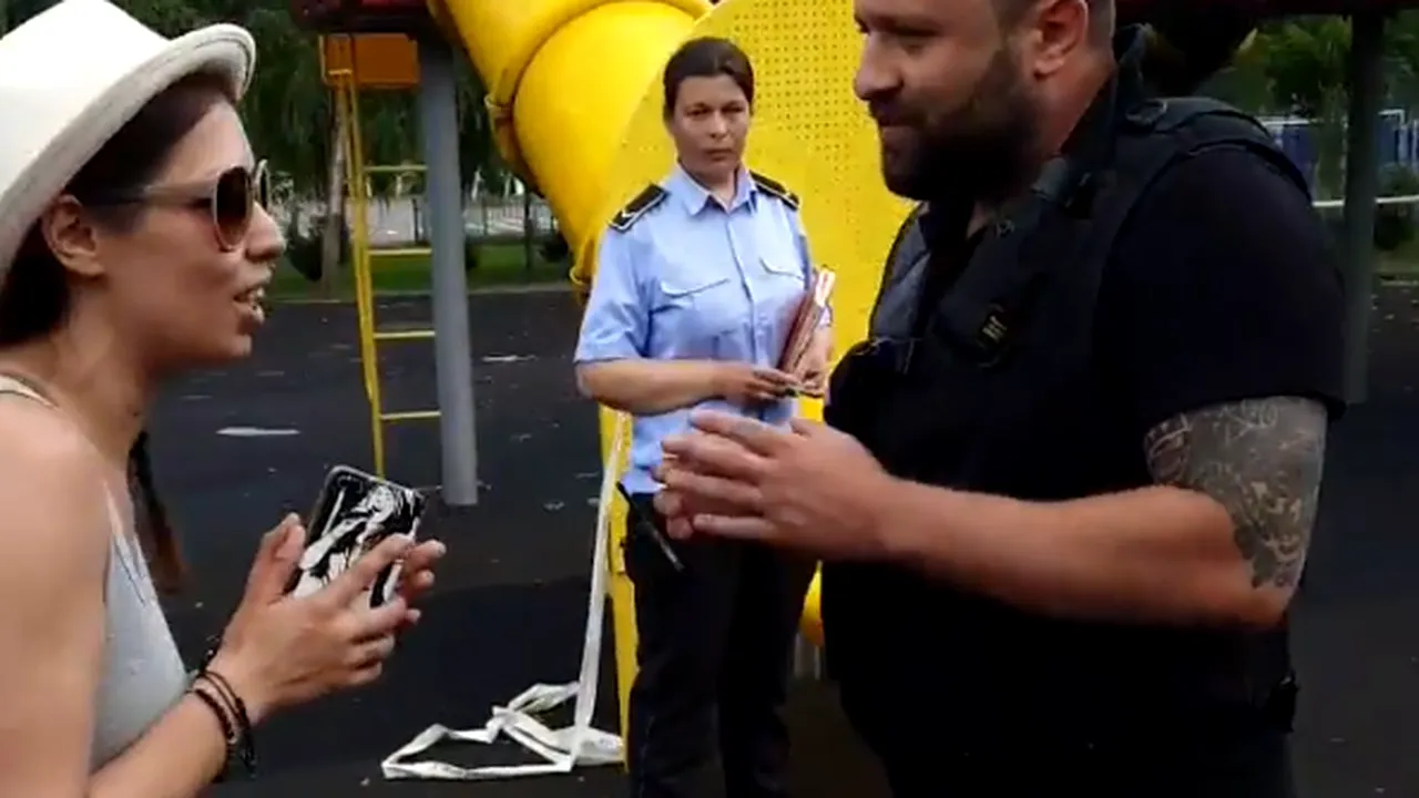 VIDEO Cântăreaţa Cristina Bălan implicată într-un incident cu poliţiştii locali după ce copiii ei s-au urcat într-un tobogan