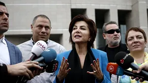 Un proverb despre un bou l-a înfuriat teribil pe Erdogan. Oamenii săi s-au dus în miez de noapte şi au ridicat-o pe femeia care l-a recitat