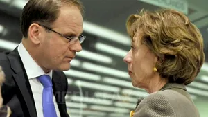 Comisia Europeană: 30 de artişti au semnat o petiţie împotriva candidatului maghiar la cultură