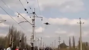 COLIZIUNE aviatică în Statele Unite: Un F-16 s-a ciocnit cu un avion uşor - VIDEO