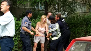 Incidentele la ridicarea unor vehicule abandonate, în Capitală - GALERIE FOTO