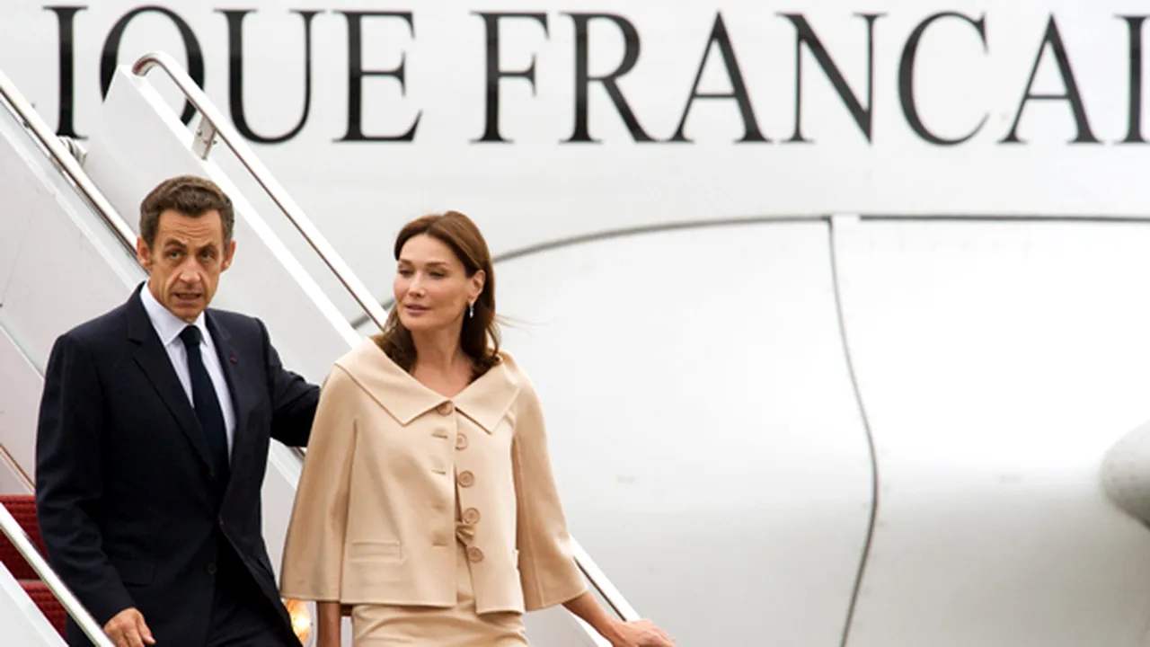 Nicolas Sarkozy îşi anulează vizita la Moscova, din cauza crizei financiare din zona euro