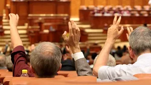 Camera adoptă Ordonanţa cu măsurile pentru protecţia persoanelor disponibilizate de stat