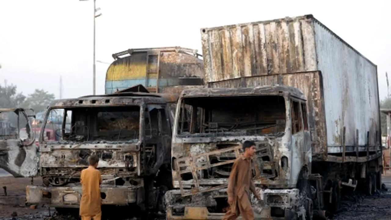 Cel puţin 42 de persoane, ucise într-un atentat sinucigaş în Pakistan