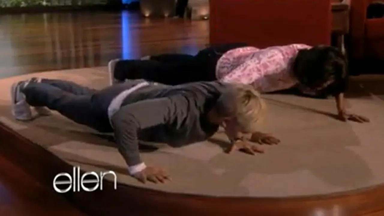 Concurs de flotări între Michelle Obama şi Ellen DeGeneres. Cine a câştigat? - VIDEO