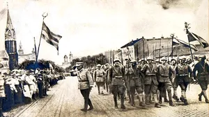 ISTORIA FĂRĂ PERDEA Marius Oprea / Sever Ispravnic – tată şi fiu la Alba Iulia pe 1 decembrie 1918, tată şi fiu la închisoare, sub comunişti