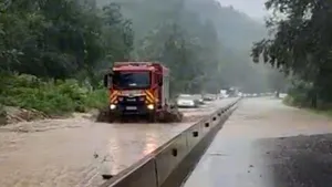 Prahova: DN1 este din nou acoperit de apă, în zona Comarnic și Nistorești