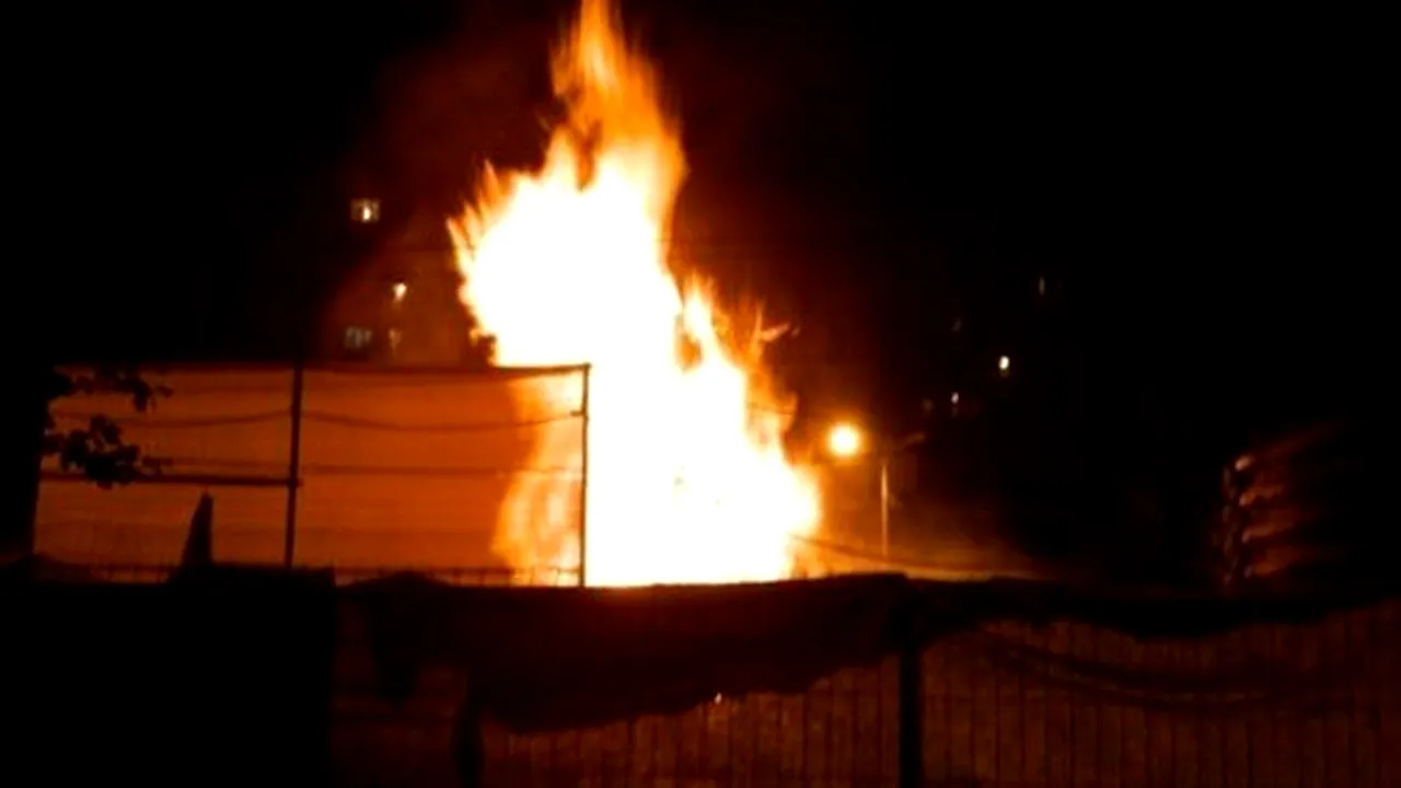 INCENDIUL DIN DRUMUL TABEREI: Reprezentanţii Metrorex şi ai constructorilor, chemaţi luni la ITM în cazul conductei de gaz sparte 