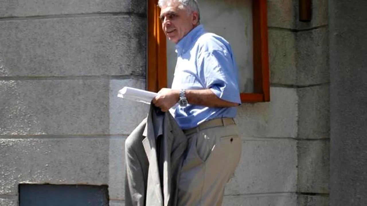 Doi asistenţi parlamentari ai lui Adrian Severin şi administratorul unei firme, puşi sub acuzare
