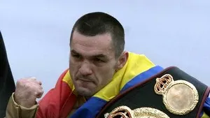 Duminică, 6 ianuarie 2002 / 09:58:00 - Leonard Doroftei a cucerit titlul mondial la profesionism, versiunea WBA