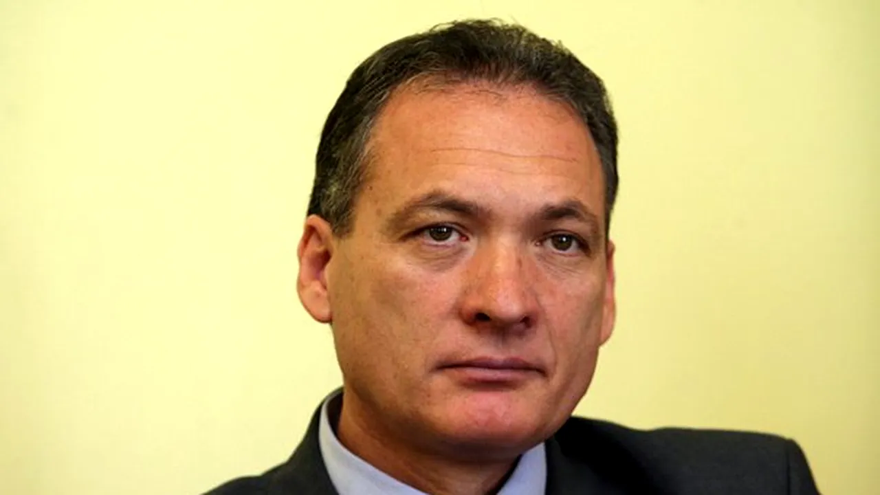 Senatorul Alexandru Cordoş, soţia şi fiica sa, puşi sub urmărire de DNA. Senatorul şi fiica acestuia au părăsit sediul DNA Cluj, după mai multe ore de audieri