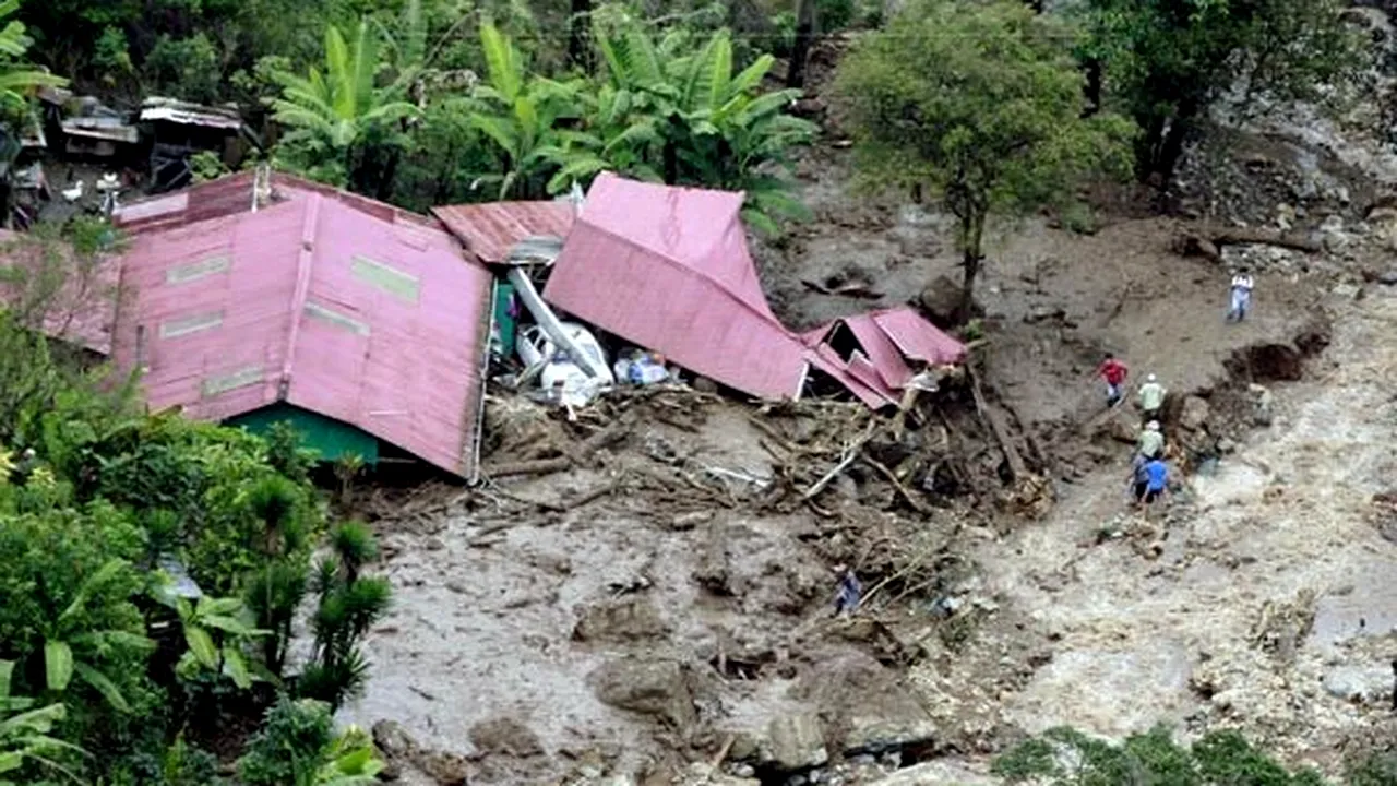 Cel puţin 20 de morţi şi 12 dispăruţi după o alunecare de teren în Costa Rica - FOTO