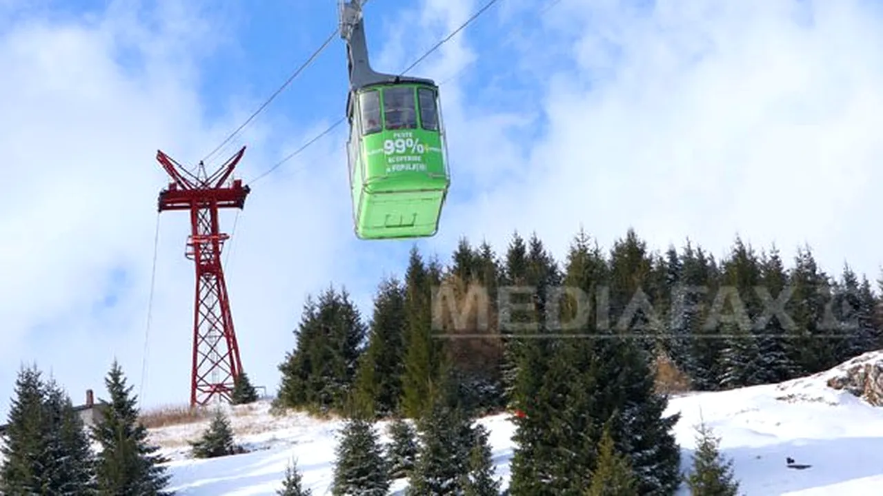 Zeci de persoane au fost salvate din cabinele telefericului din masivul Mont Blanc - FOTO