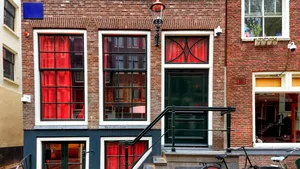 Primarul oraşului Amsterdam încearcă să regândească funcţionalitatea celebrului Cartier roşu