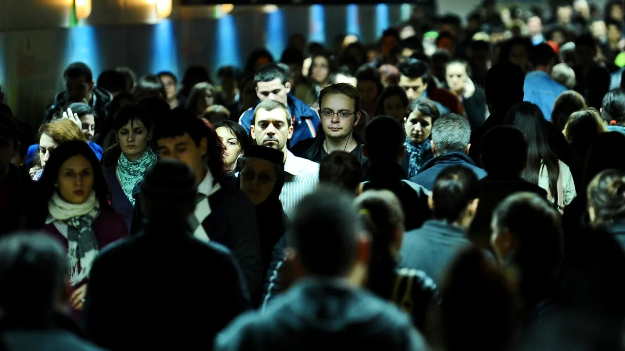 Probleme la METROU. Circulaţia îngreunată, la o oră de vârf, din cauza unor defecţiuni tehnice