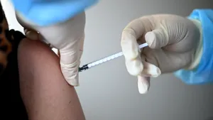 Încă un caz de şoc anafilactic în Braşov. Un bărbat a leşinat la 5 minute după vaccinare