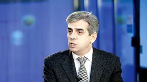 Eugen Nicolăescu a informat Camera Deputaţilor că demisionează, după numirea ca viceguvernator BNR. Cine-i ia locul