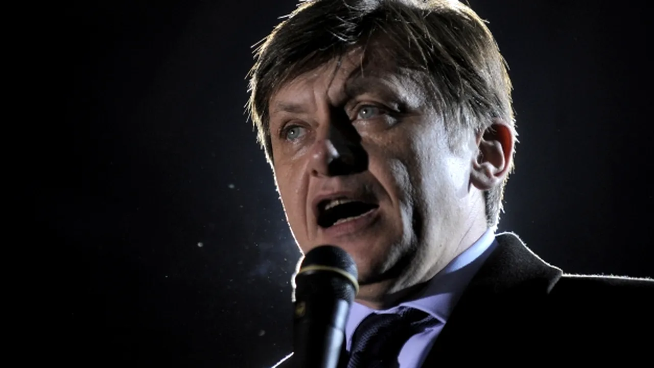 Antonescu: Îl rog pe Hrebenciuc să-l lase pe Geoană să se confrunte cu mine