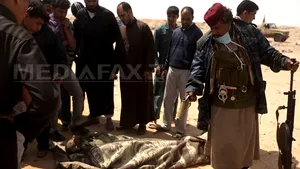 Forţele lui Kadhafi mută cadavrele victimelor lor în zone bombardate de coaliţie