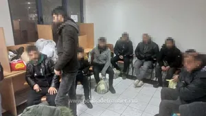 13 migranţi sirieni ascunşi printre baxuri cu apă, în vama Giurgiu