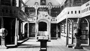 Procesul de retrocedare a bibliotecii Bibliotecii Batthyaneum din Alba Iulia, împotmolit în lipsa unor traducători autorizaţi pentru testamentul vechi de 200 de ani