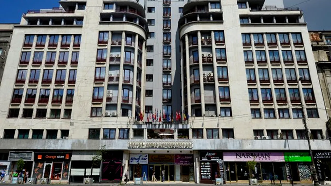 Ce se întâmplă cu clădirea Ambasador după un proces de 14 ani: Jumătate iese la vânzare, cealaltă rămâne hotel